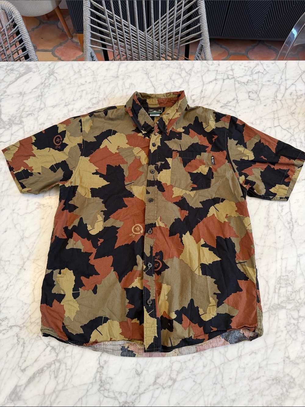 LRG Camo Leaf Shirt Sz L